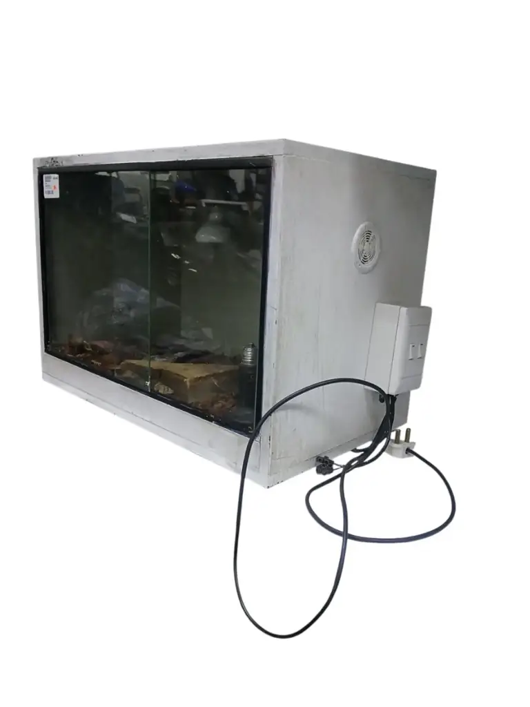 Reptile Tank - View 2