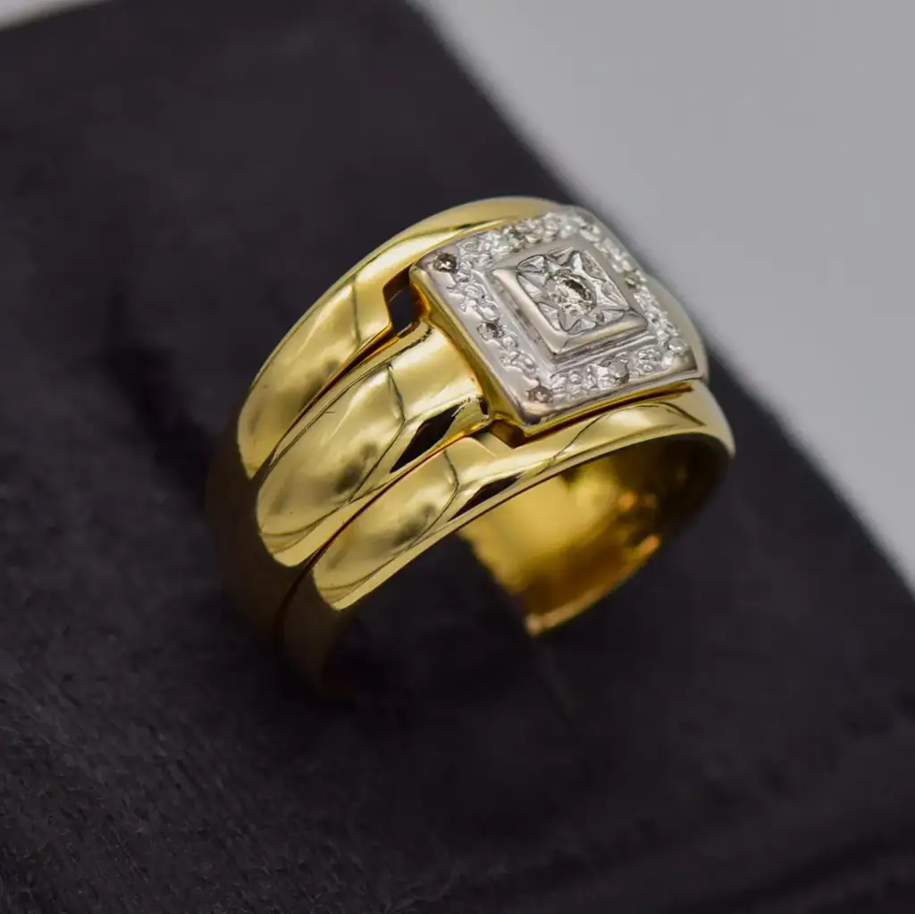 9ct Yellow Gold Wedding Ring Trip Set - View 2