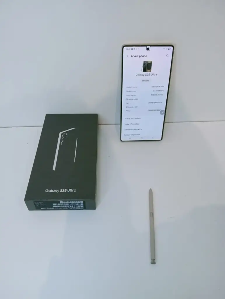 Samsung Galaxy S25 Ultra 1Tb Smartphone - View 2