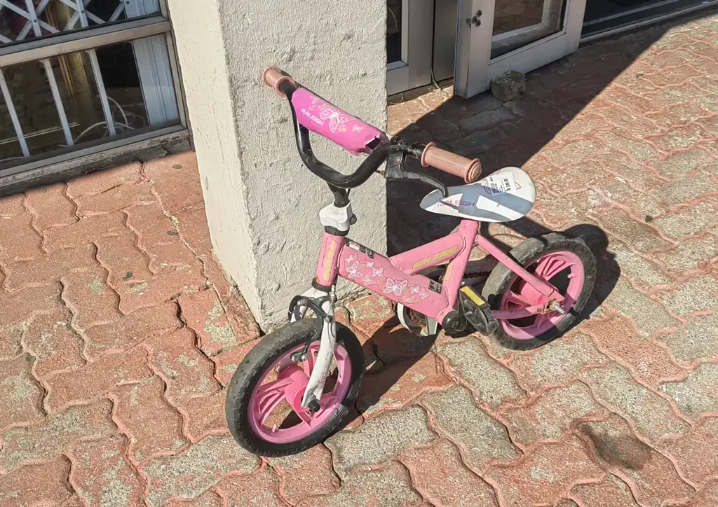 Raleigh Lily 12" Girls Bike - View 4