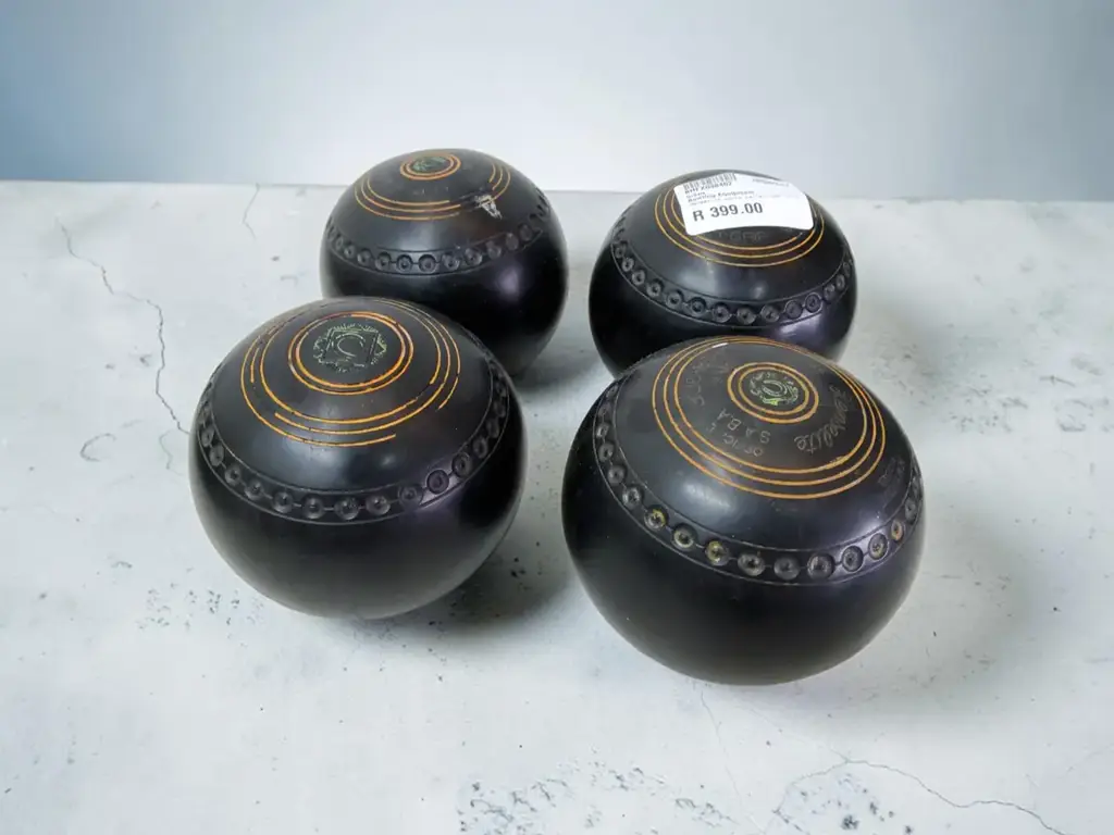 Henselite Super Grip Size 6 Lawn Bowls Set