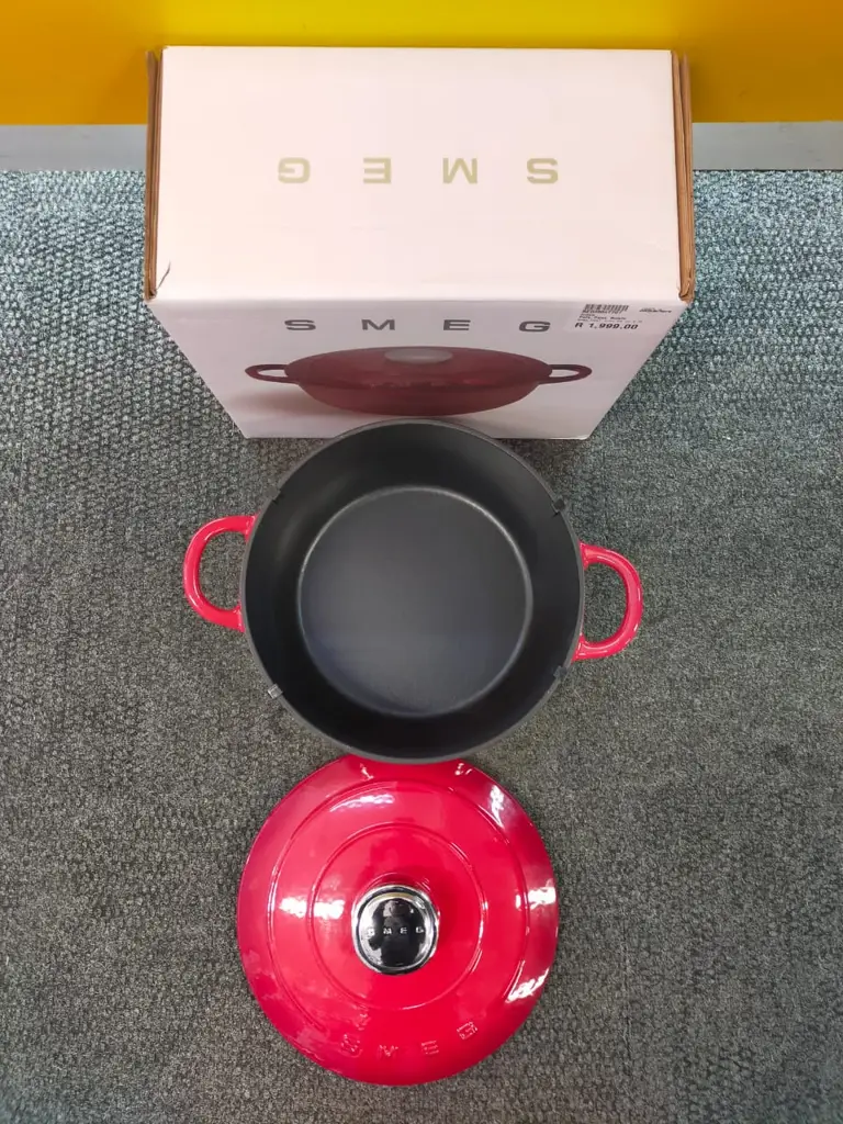Smeg 24Cm Cast Iron Casserole - View 6