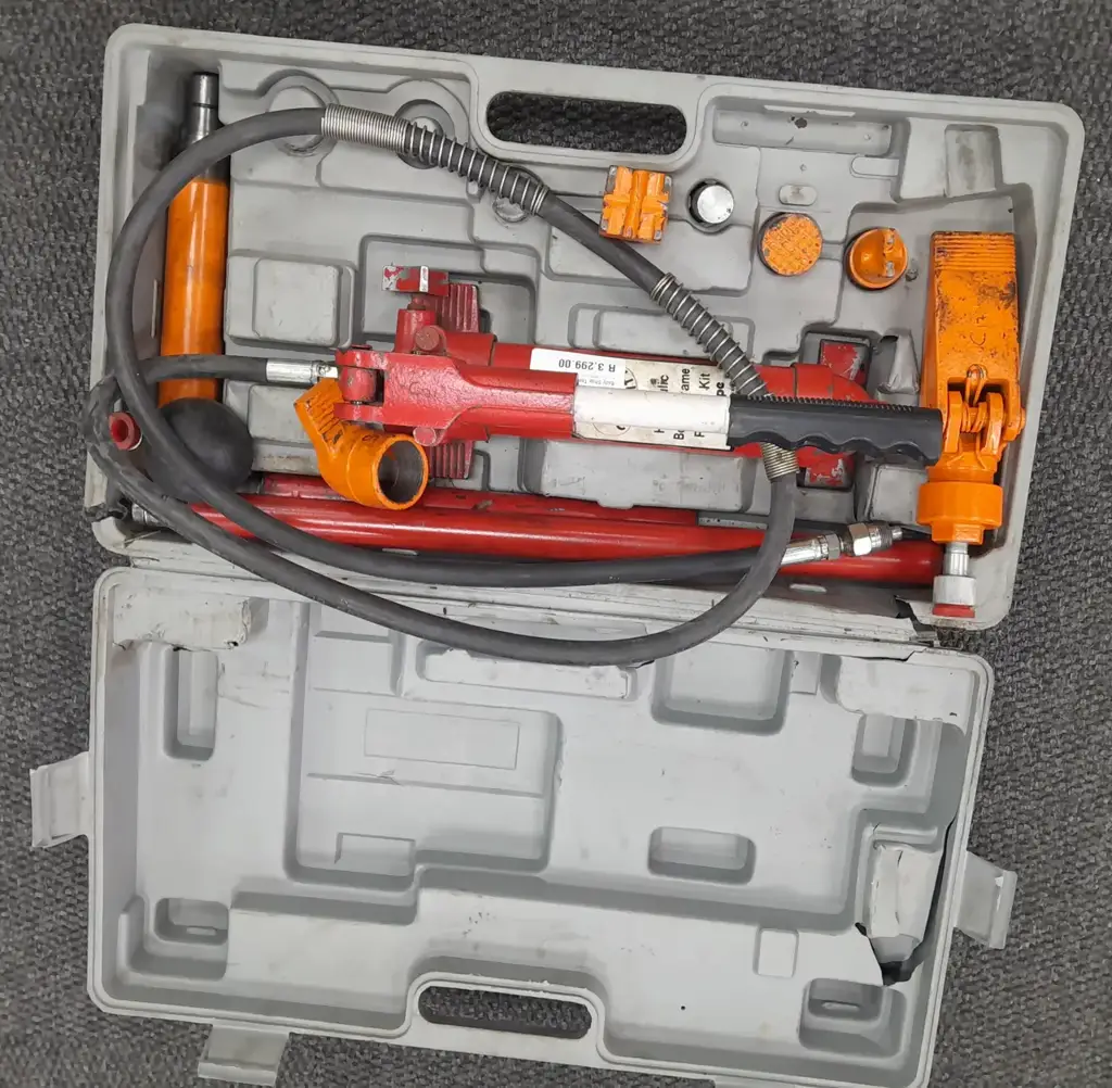 4 Ton Capacity Hydraulic Frame Repair Kit - View 2