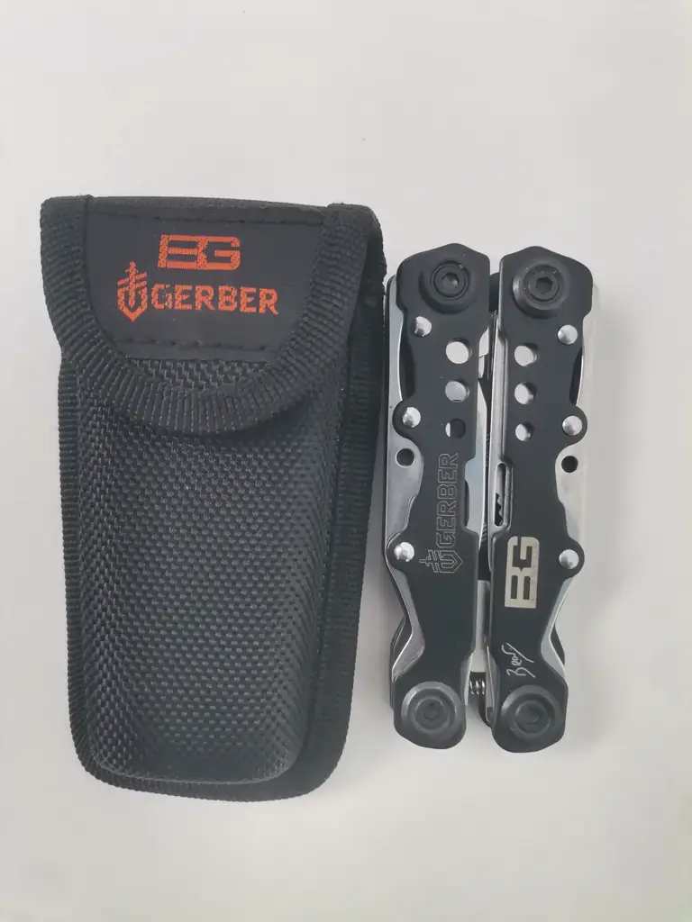 Gear Brylle Gryllls Multitool - View 3