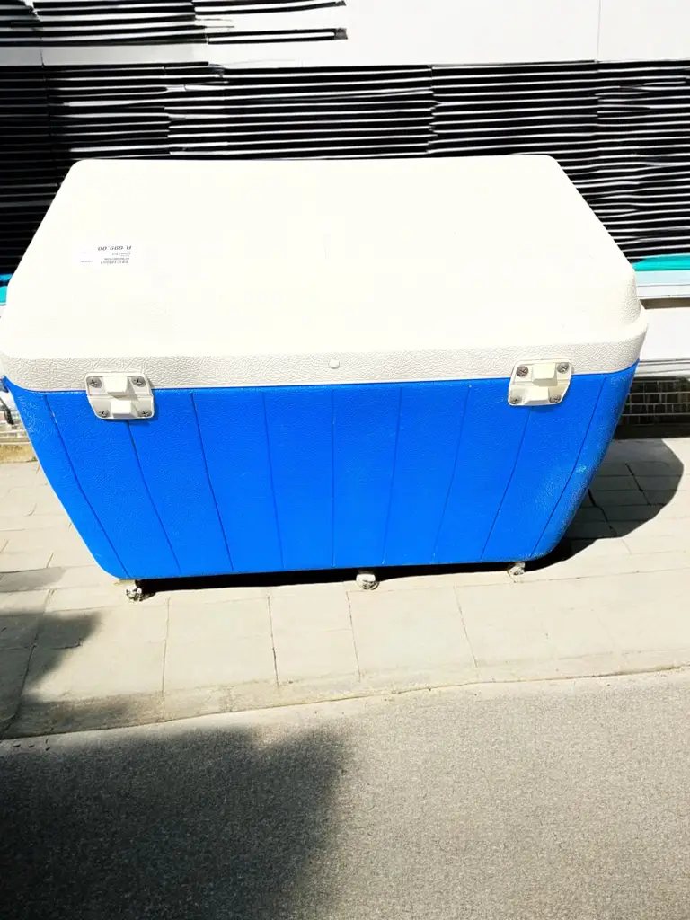 Coleman Polylite 54 Cooler Box - View 3