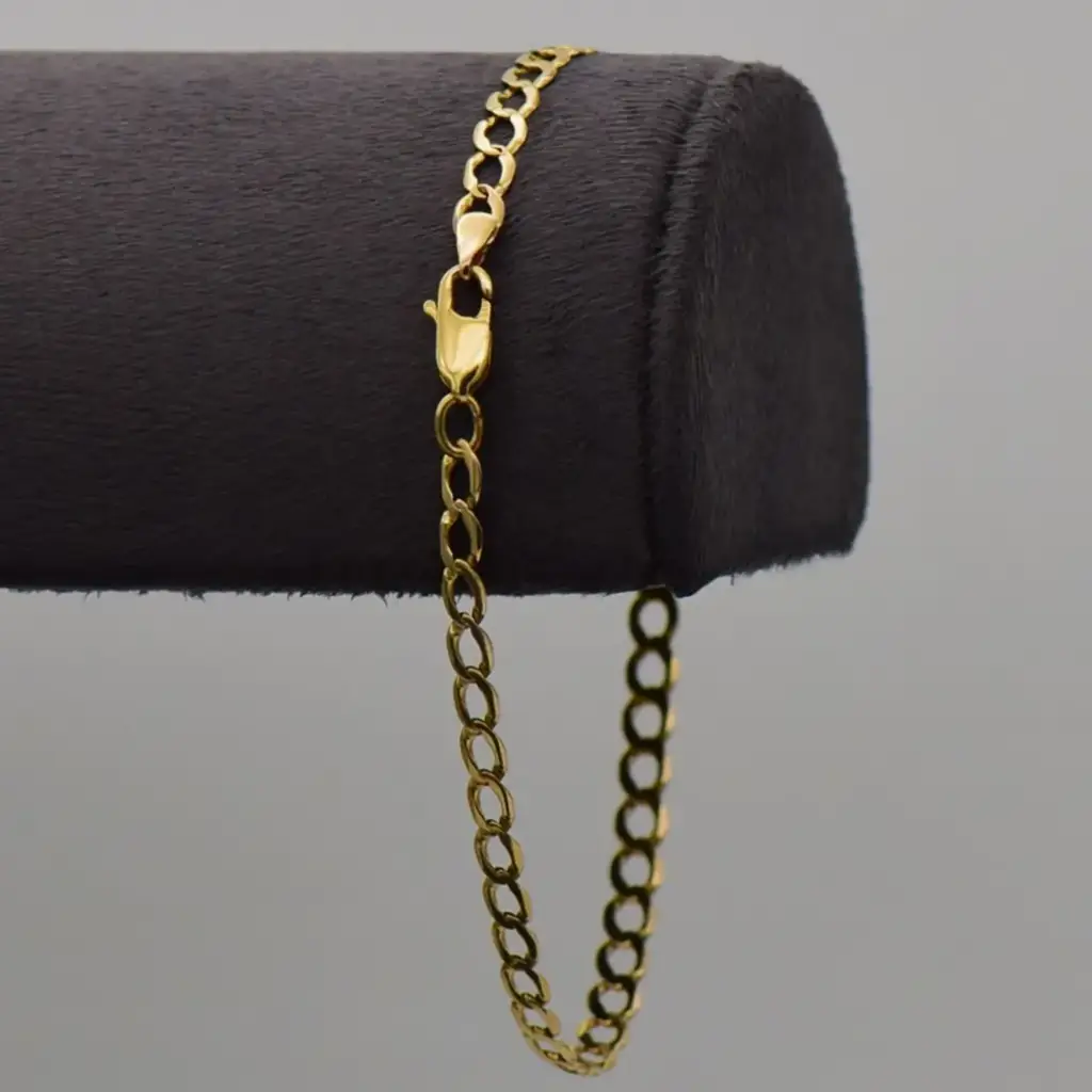 9ct Yellow Gold Bracelet Curb-Link - View 2