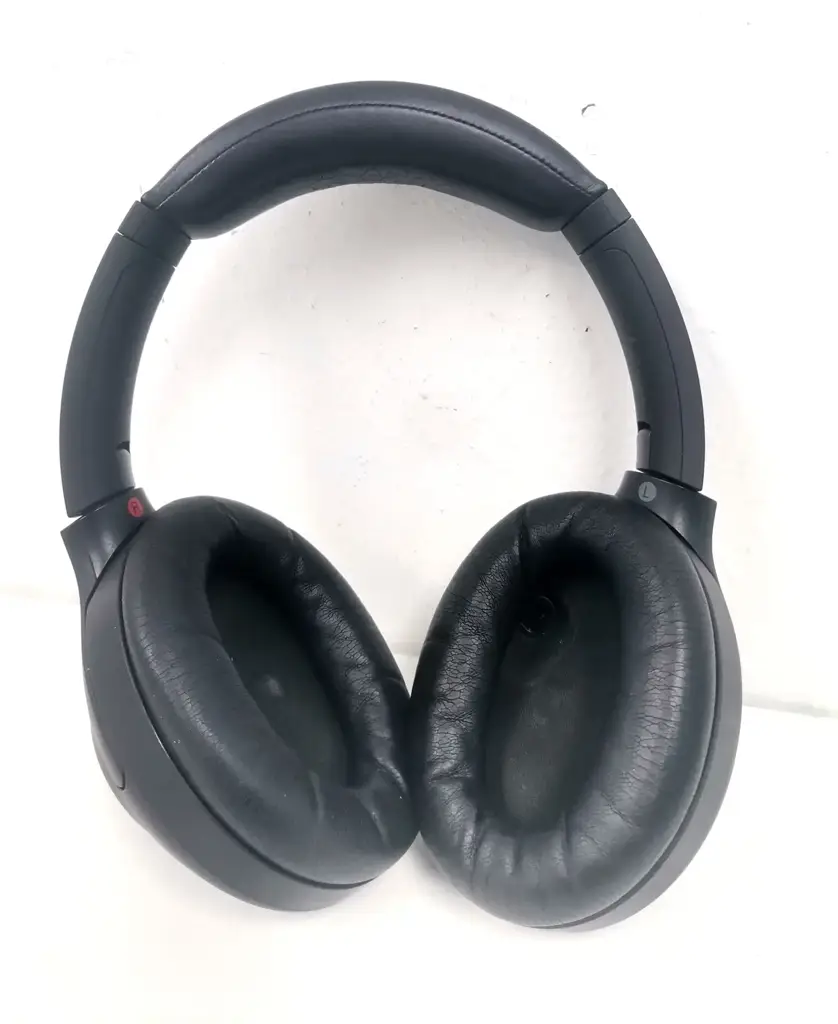 Sony Wh-1000Xm4 Wireless Noise-Canceling Headphones - Black Bluetooth Headset (Over The Ear) - View 2