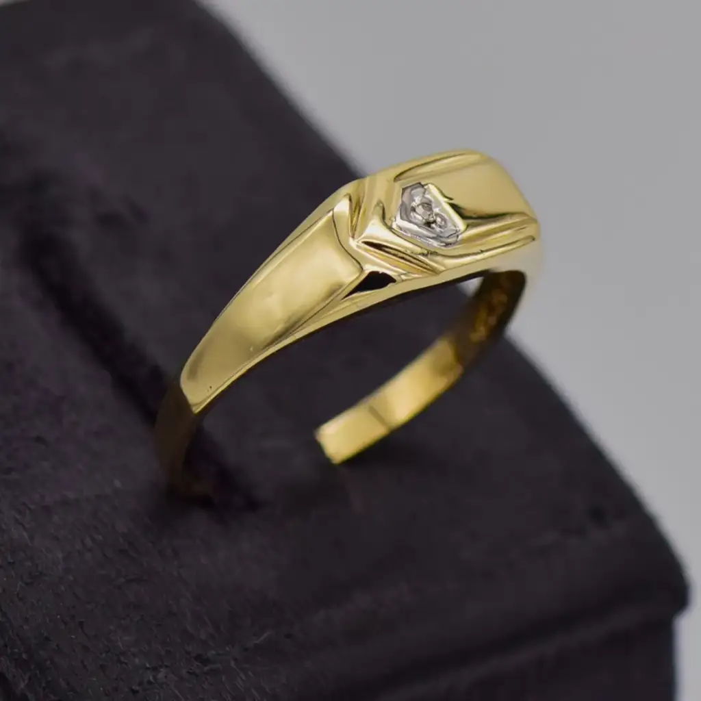 9ct Yellow Gold Men's Ring - View 2