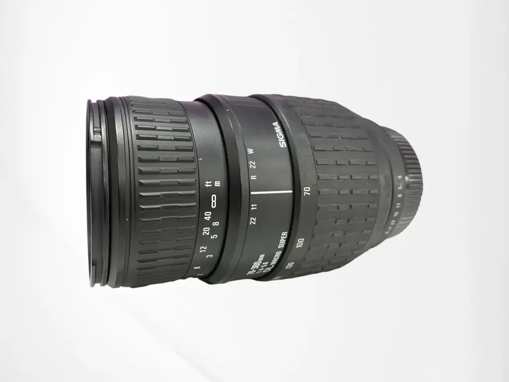 Sigma 70-300Mm F/4-5.6 Dl Macro Super Telephoto Zoom Lens - View 3