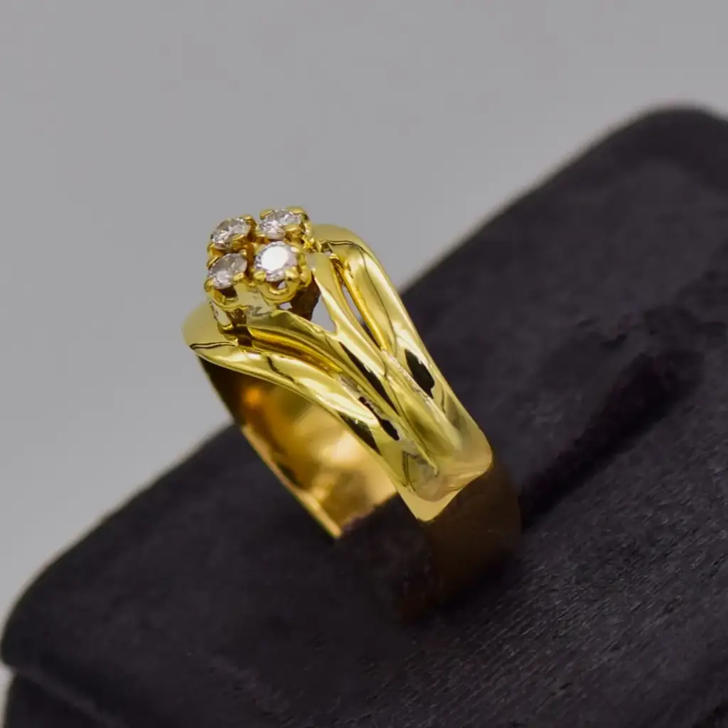18ct Yellow Gold Dress Ring - View 3