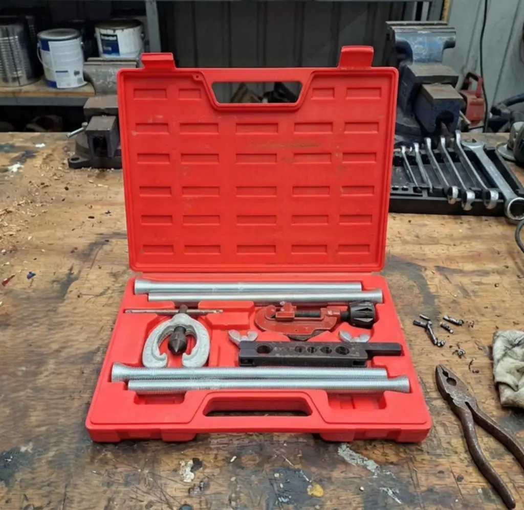 Kennedy Flaring Tool Kit With Pipe Cutter & Bending Springs (Model Ftk 16) – Second Hand