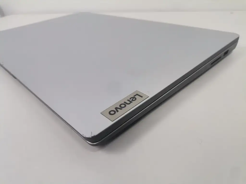 Lenovo Ideapad 1 15Amn7 Amd Ryzen 5 8Gb Ram - View 3