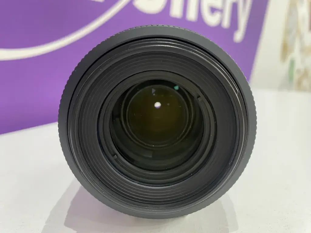 Nikon 55-200 Telephoto Zoom Lens. - View 3