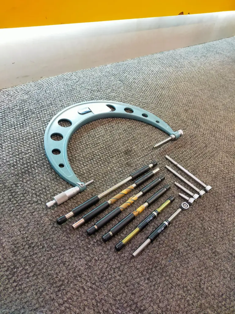 Mututoyo No.104-136 Caliper - View 4