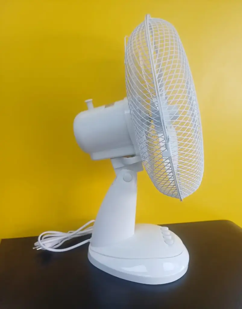 Elektra 3 Blade Table Fan - View 3