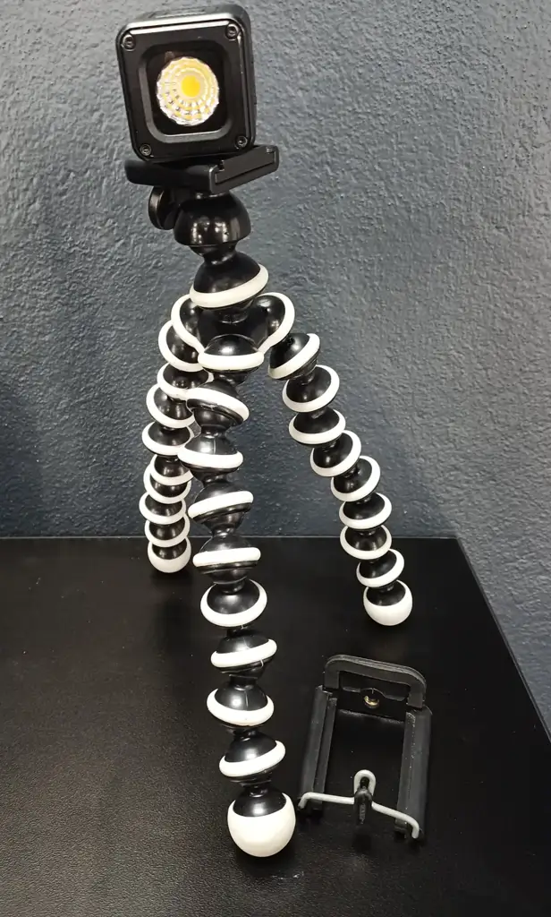 Tripod With Lighting