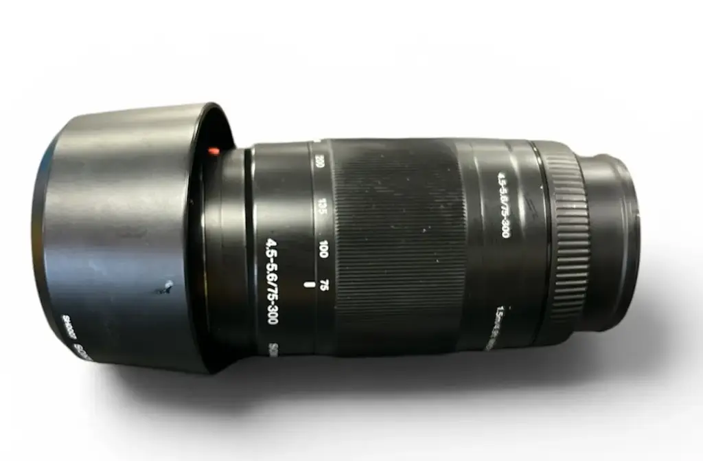 Sony 75-300 Camera Lens - View 2