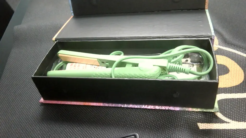 Colourful Seasons Herstyler Mini Hair Straightener - View 2