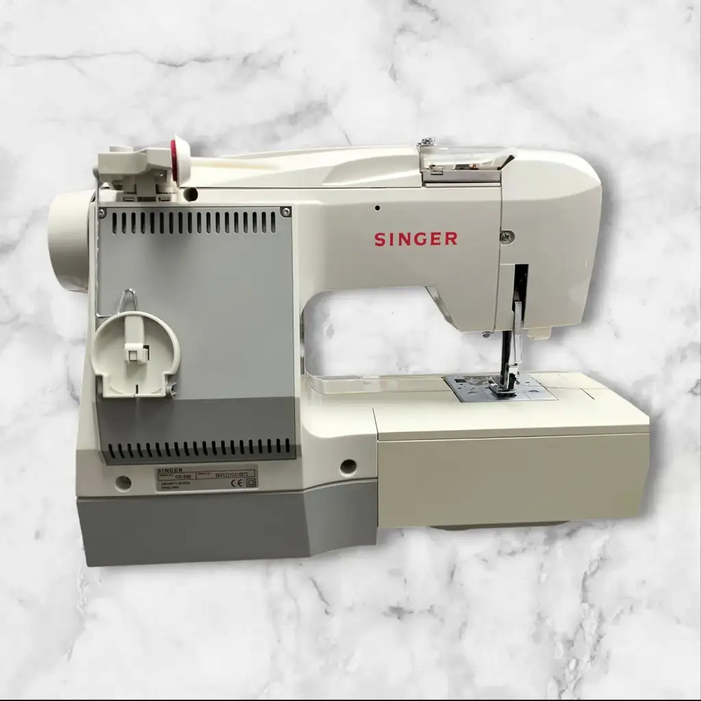 Singer Futura Ce200 - View 2