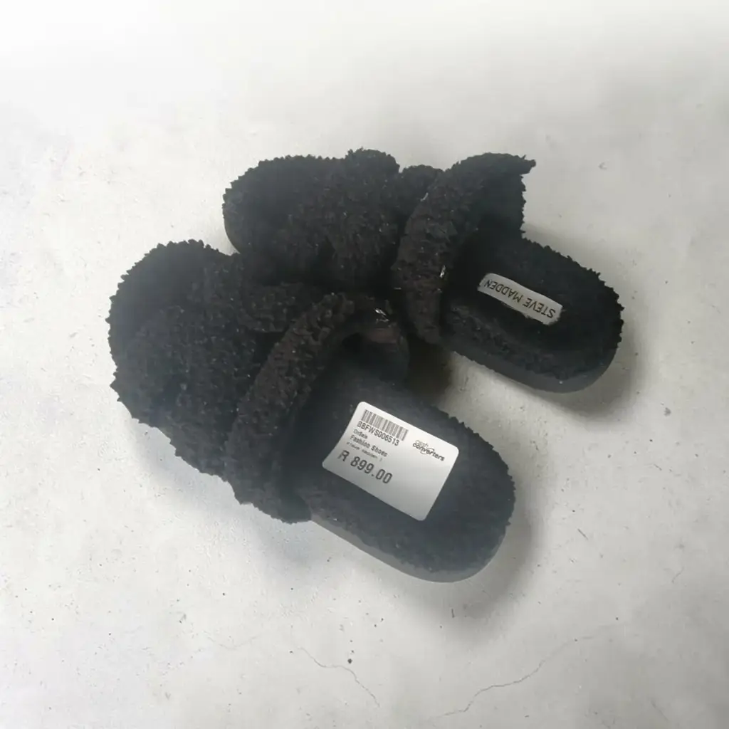 Steve Madden Cozy Faux-Sherpa Slide Sandals (Size 5)