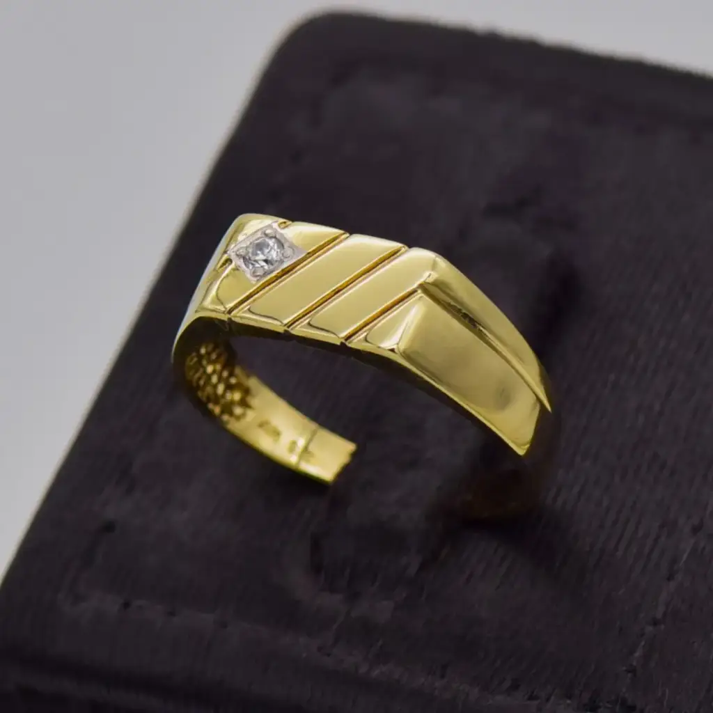 9ct Yellow Gold Men's Ring - View 3