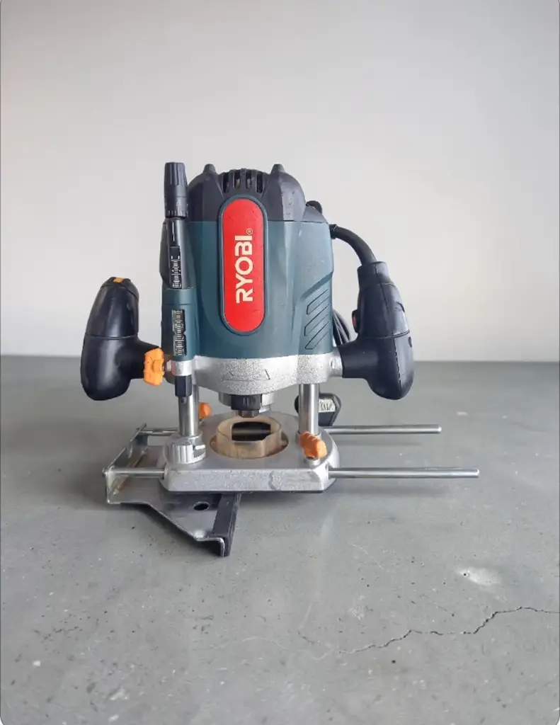 Ryobi Electric Plunge Router Re-1200