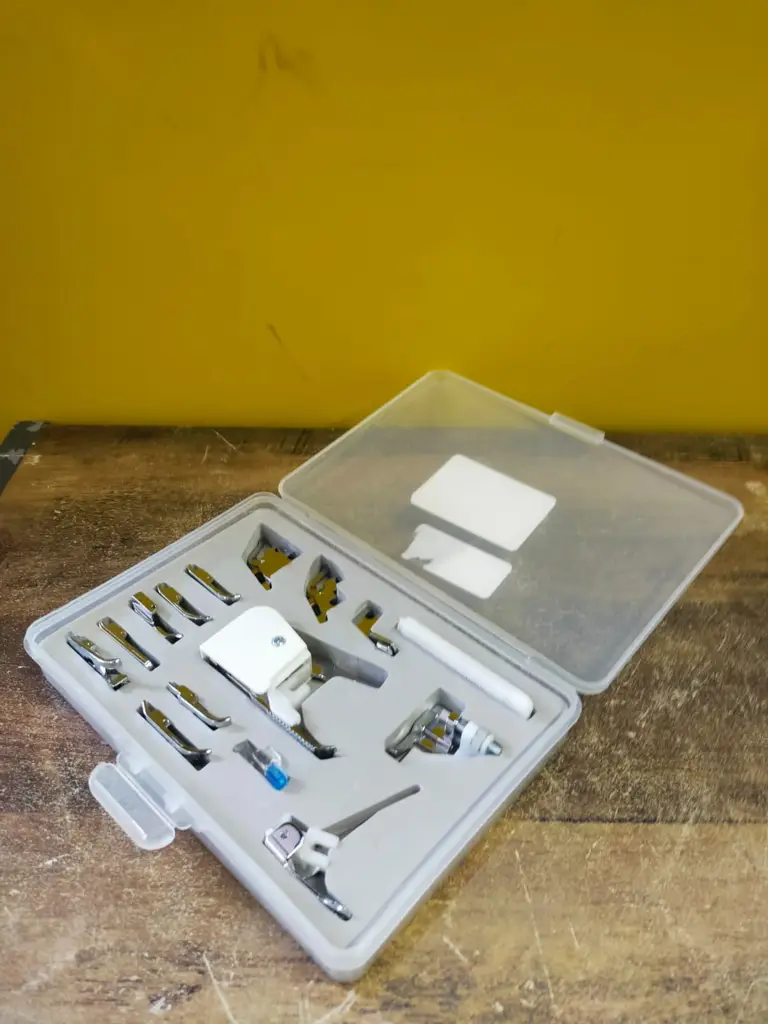 Empisal Sewing Kit - View 3