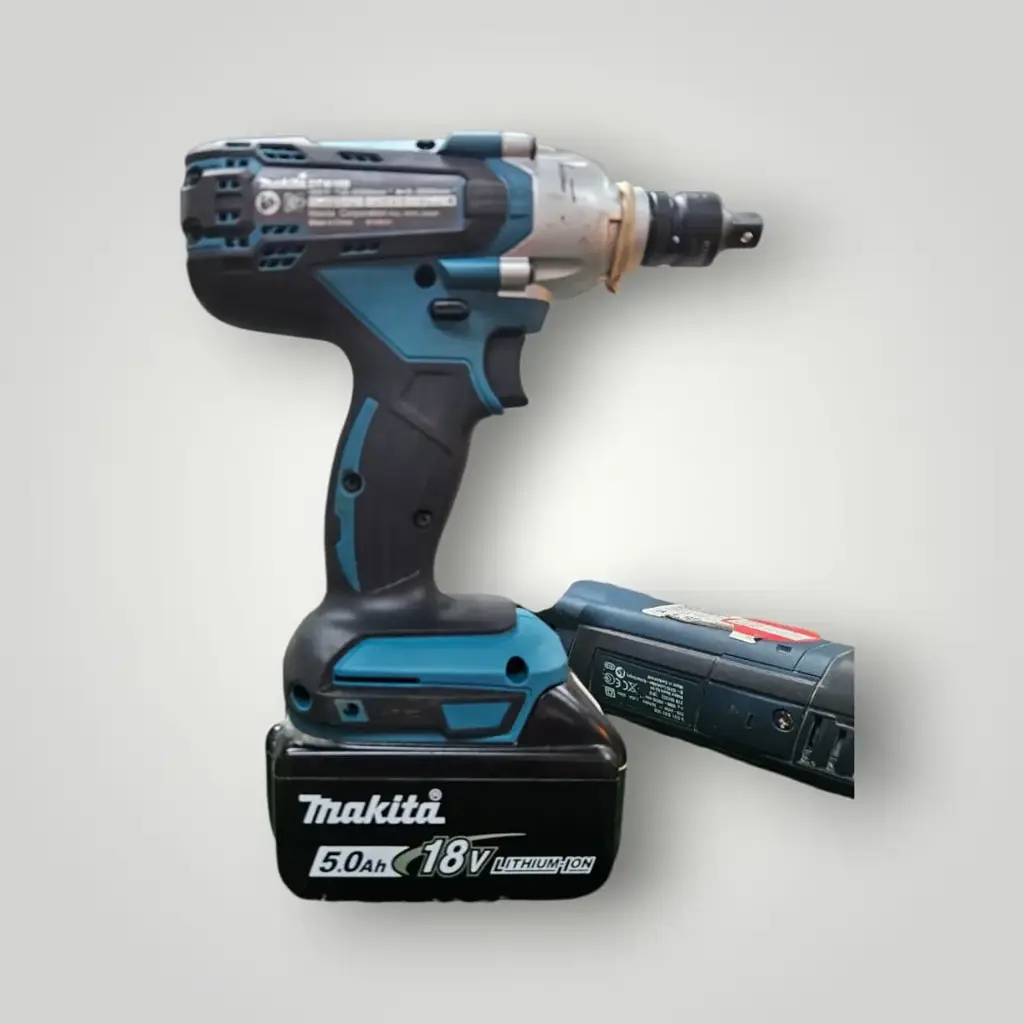 Makita Dtw190 18V Cordless Impact Wrench Kit - View 3