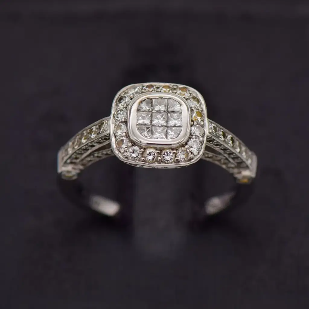 18ct White Gold Dress Ring