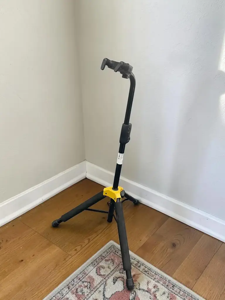 Hercules Gs414bplus Guitar Single Stand With Auto-Grip Yoke - View 2