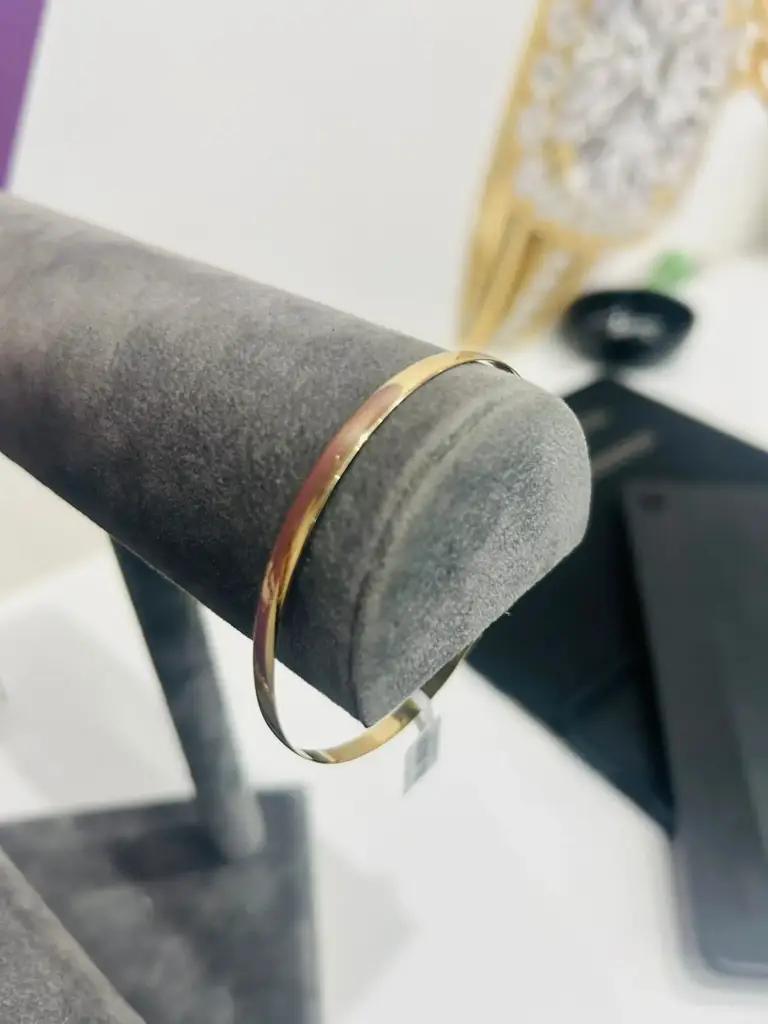 9Ct Bangle 5.16Gm Bangle