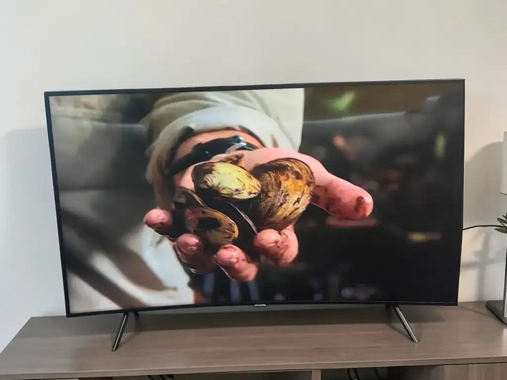 65-Inch Samsung Smart TV - Ru7300 Curved Uhd/4K - View 3