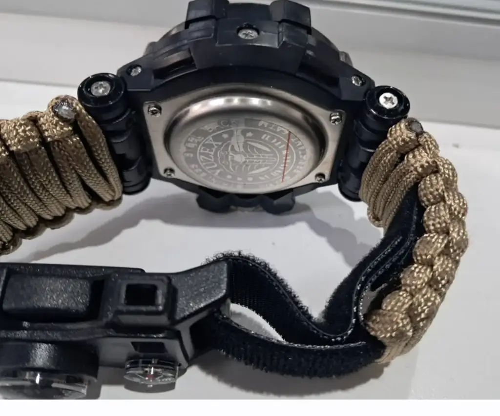 Yuzex Tactical Gear Outdoor Watch - View 4