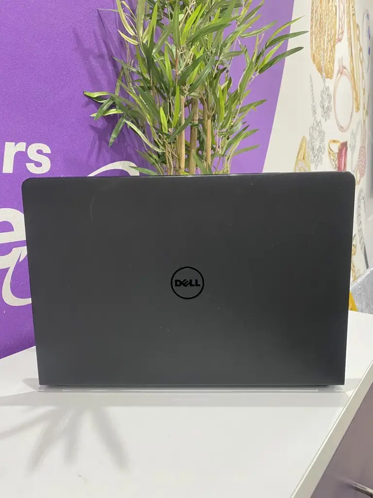 Dell Inspiron 15-3567 Core I7-7500U Laptop. - View 2