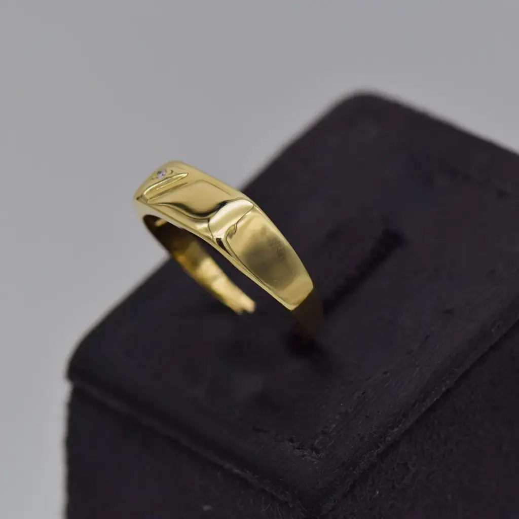 9ct Yellow Gold Men's Ring - View 3