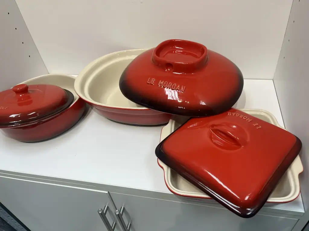 Le Morgan Cherry Red Oval Ceramic Dish Set - View 2