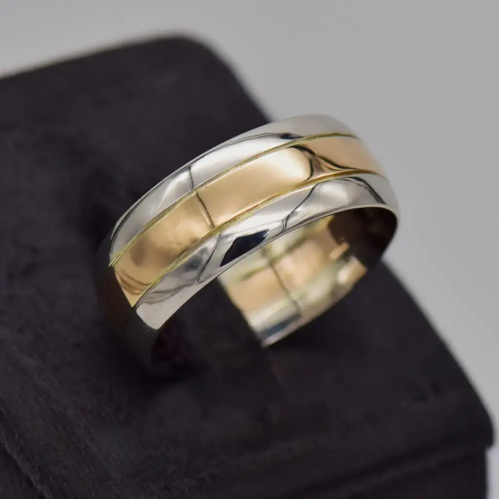 9Ct Two Tone Wedding Band Patterned - View 2