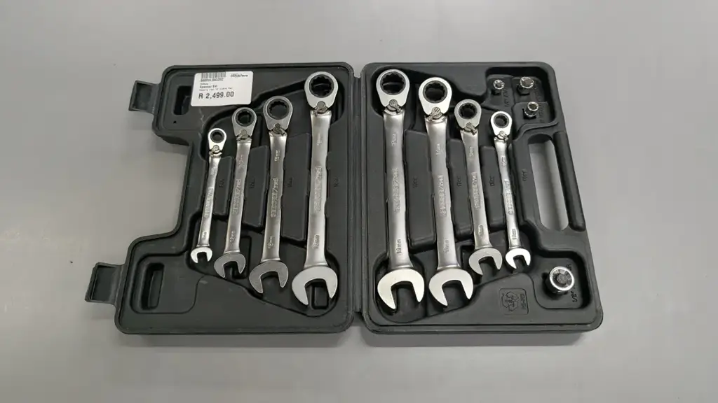 Gedore Red Combination Ratchet Spanner | 12 Piece | 8-19Mm - View 4
