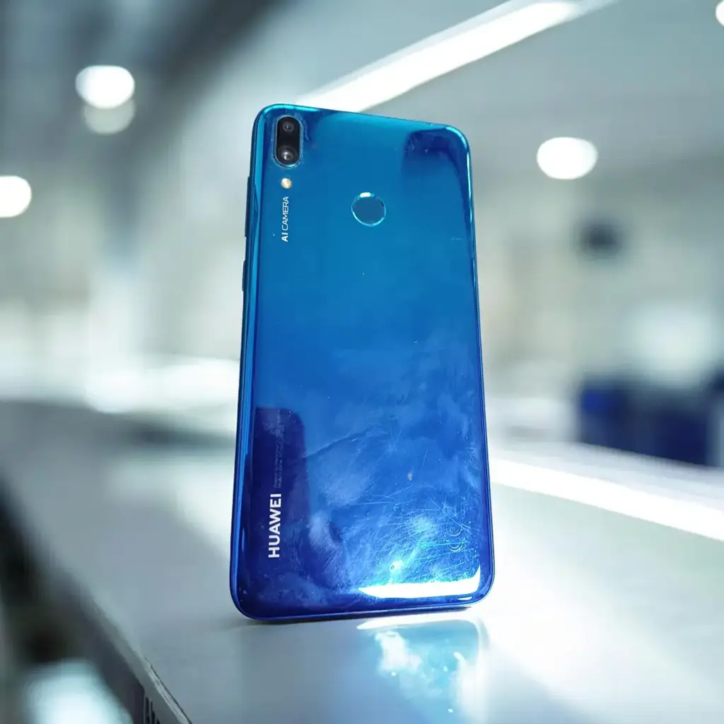 The Huawei Y7 (2019) - View 2