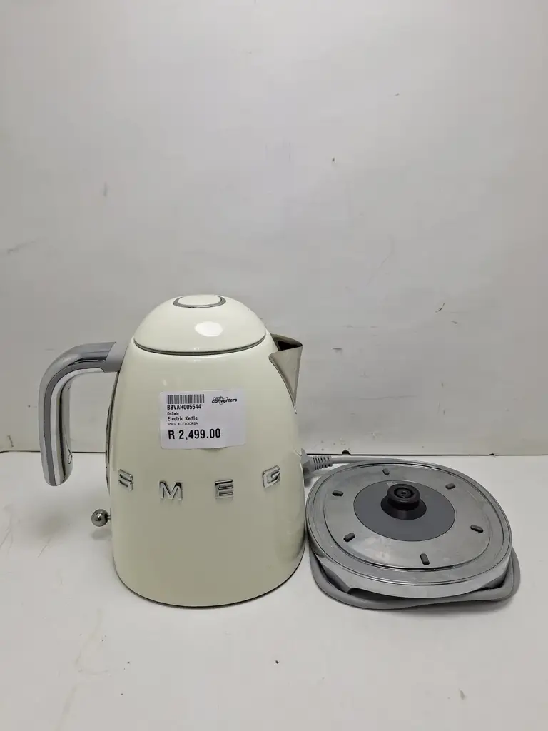 Smeg Electric Kettle | Model: Klf03crsa | - View 2
