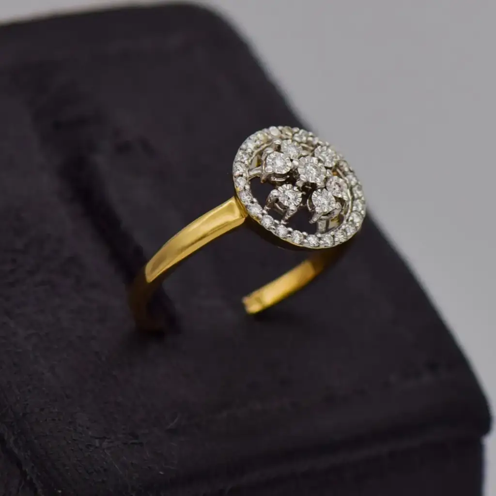 18Ct Yellow Gold Dress Ring - View 2