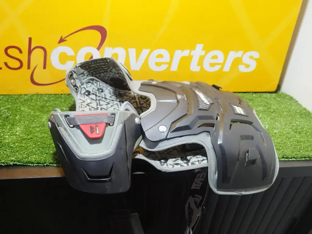 Leatt Body Protector - View 3
