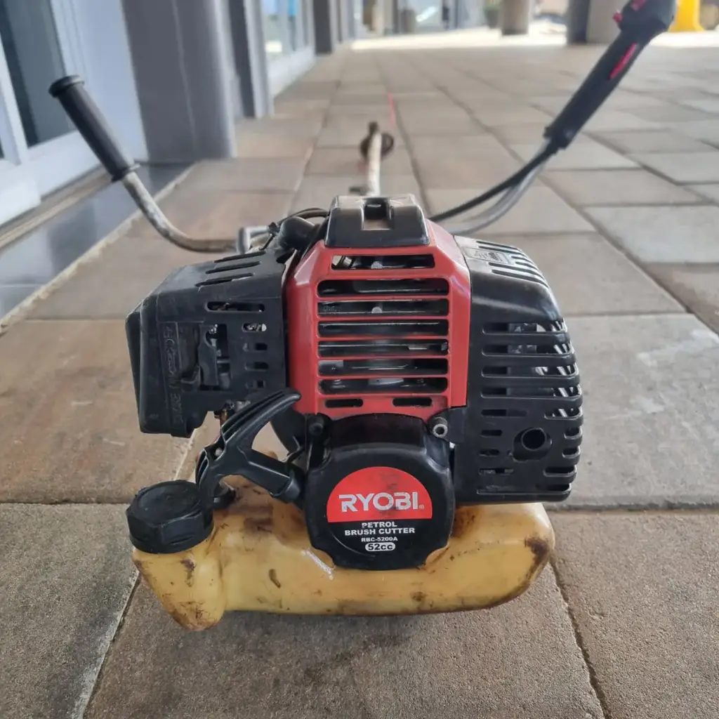Ryobi Rbc-5200A 52Cc Petrol Brush Cutter. - View 2
