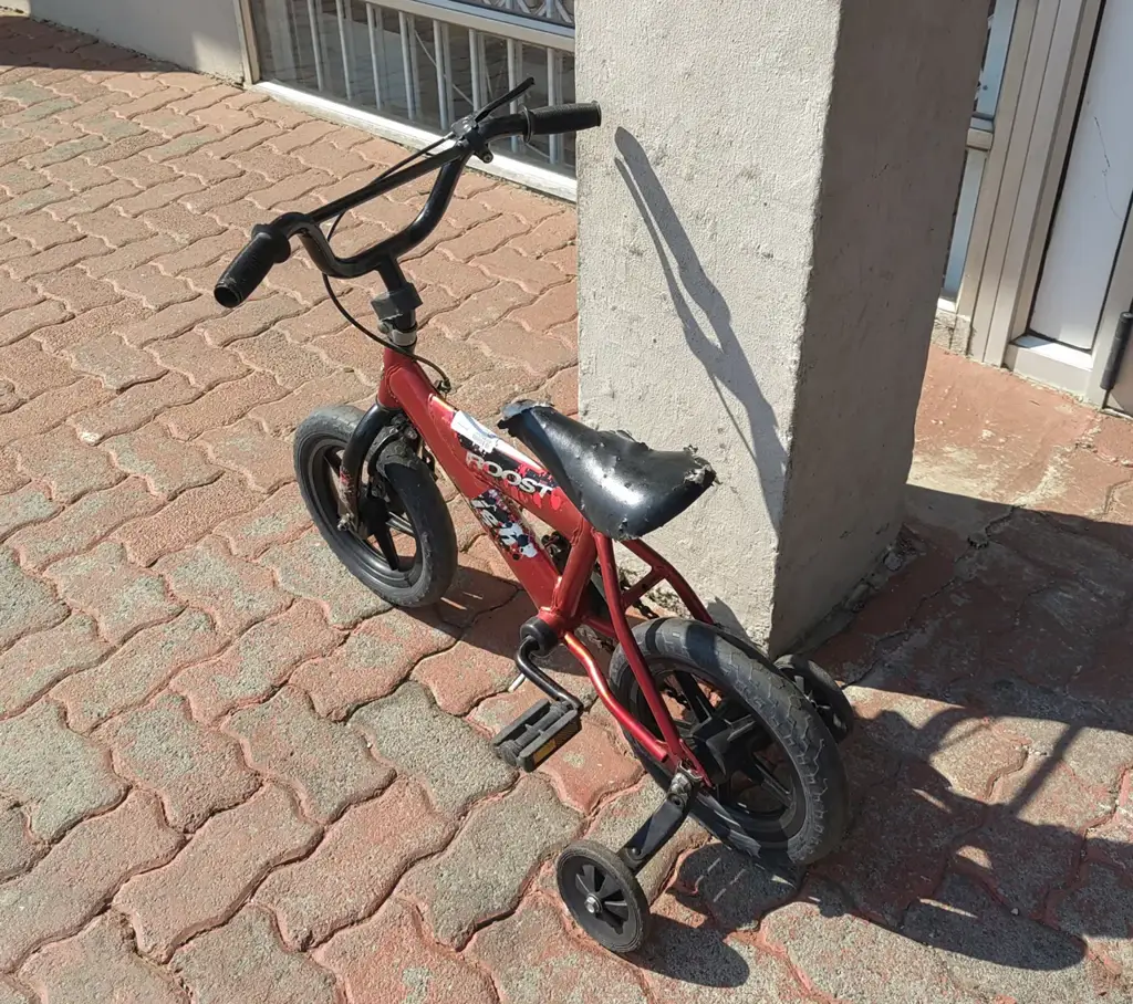 Raleigh Roost 12" Boys Bike - View 3