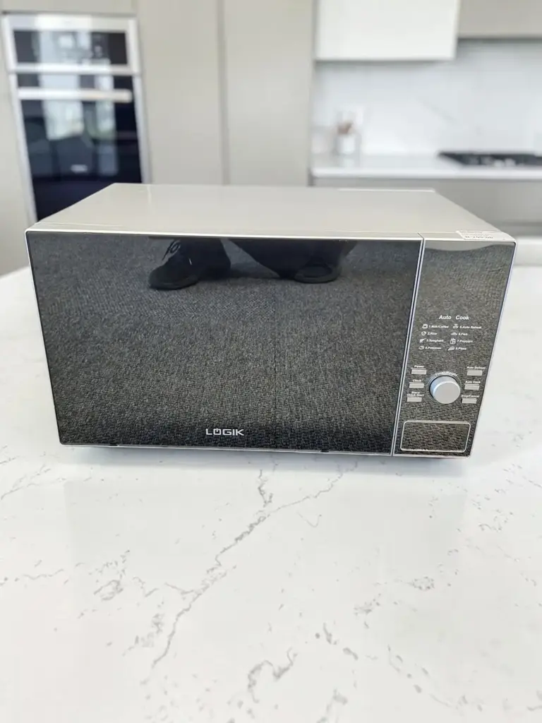 Logik P90n30ap-S3s Microwave Oven