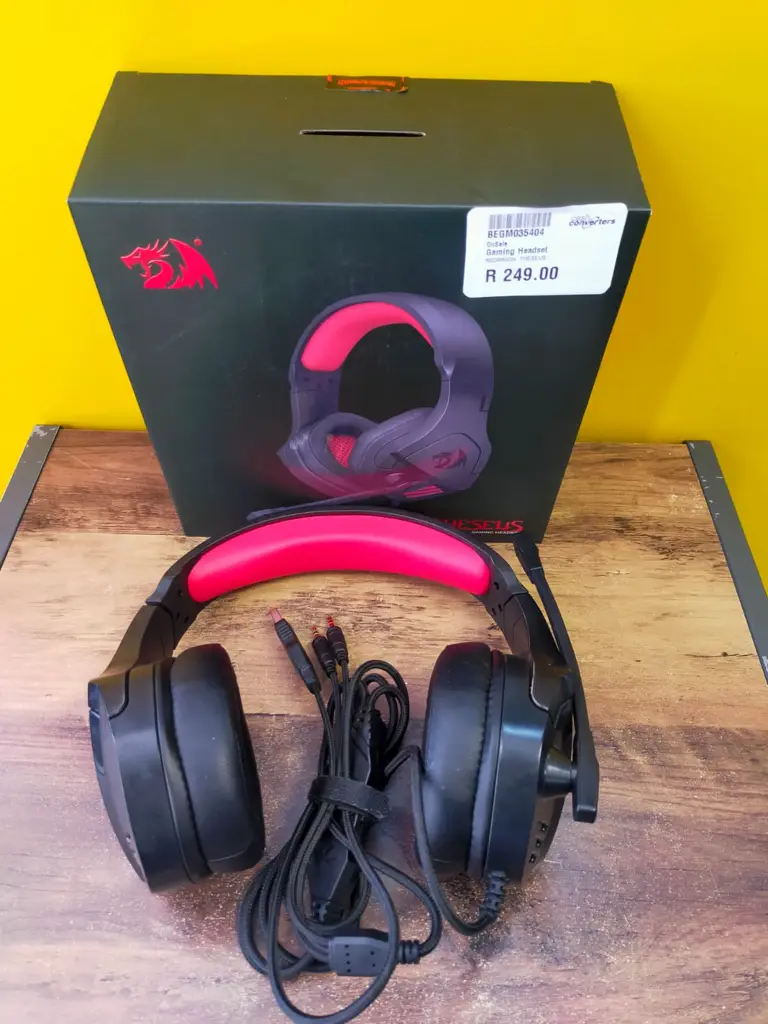 Redragon Theseus Gaming Headphones - View 2