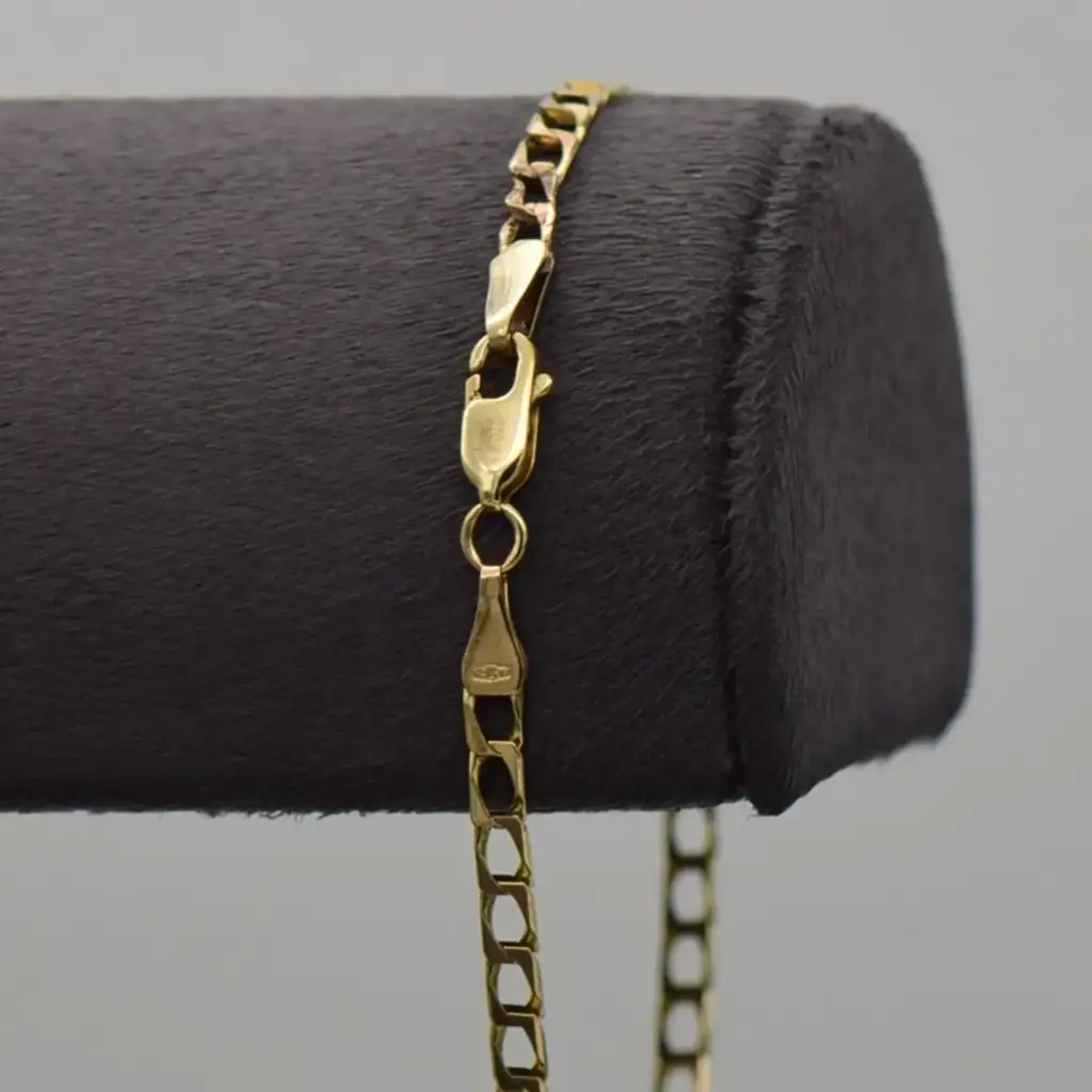 9ct Yellow Gold Bracelet Curb-Link - View 2