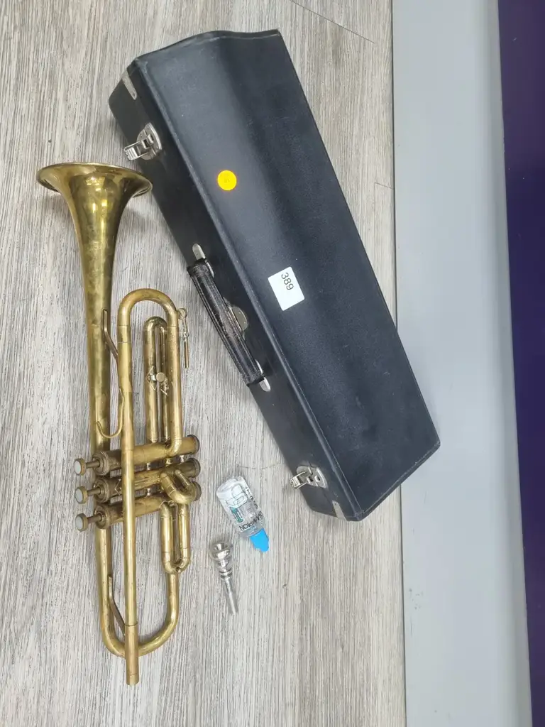 Weltklang Brass Trumpet - View 2