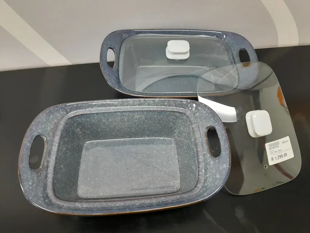 Le Morgan Stoneware Casserole Dish - View 3