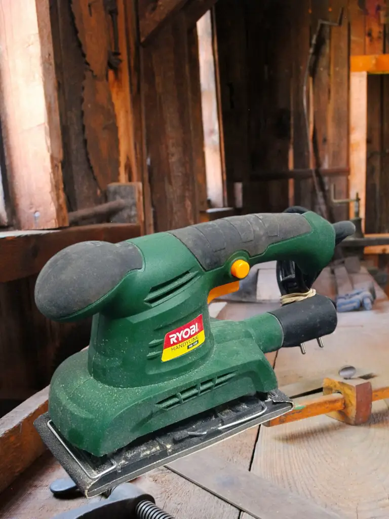 Ryobi Handyline 150W Orbital Sheet Sander (Hs-150)
